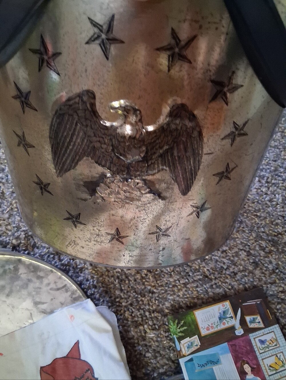 Gold Eagle-Emblem Decorative Lantern Bucket With Liquid Embrodery
